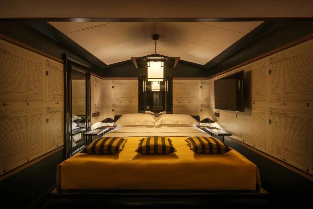 Opium Club Lounge Access Double Suite with city view (full double bed)