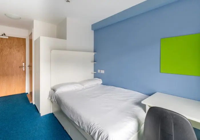 Ensuite room