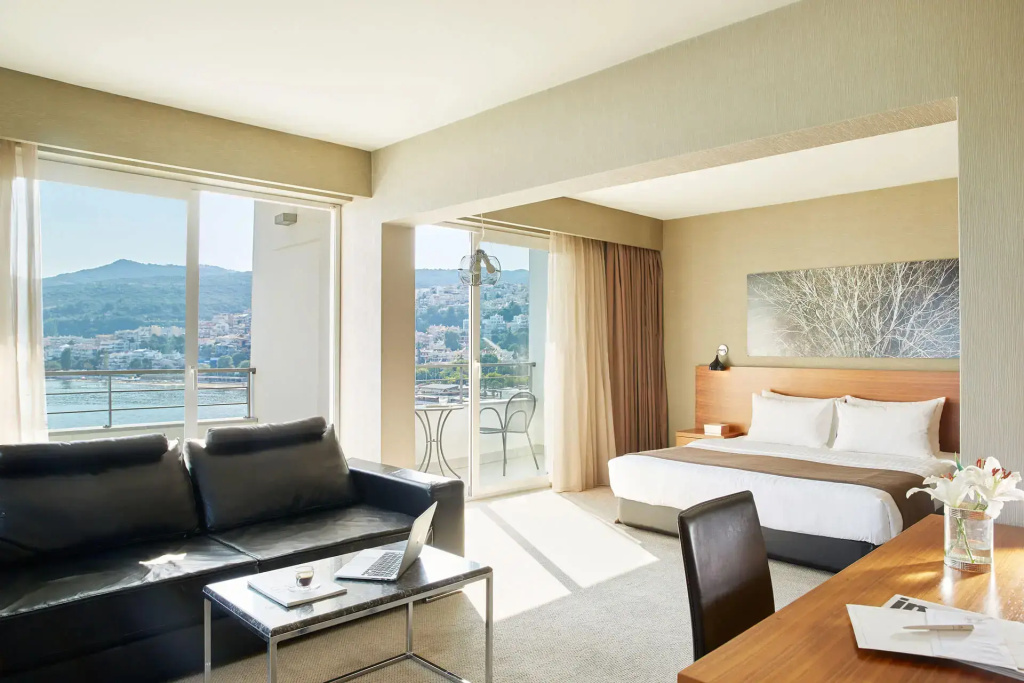 Orion Business Double Suite with sea view (full double bed)