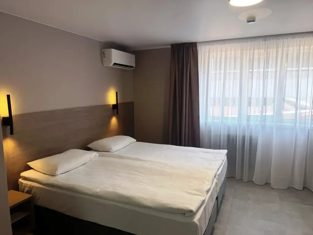 Magnoliya Hotel Room Type - Superior Double room with city view twin beds