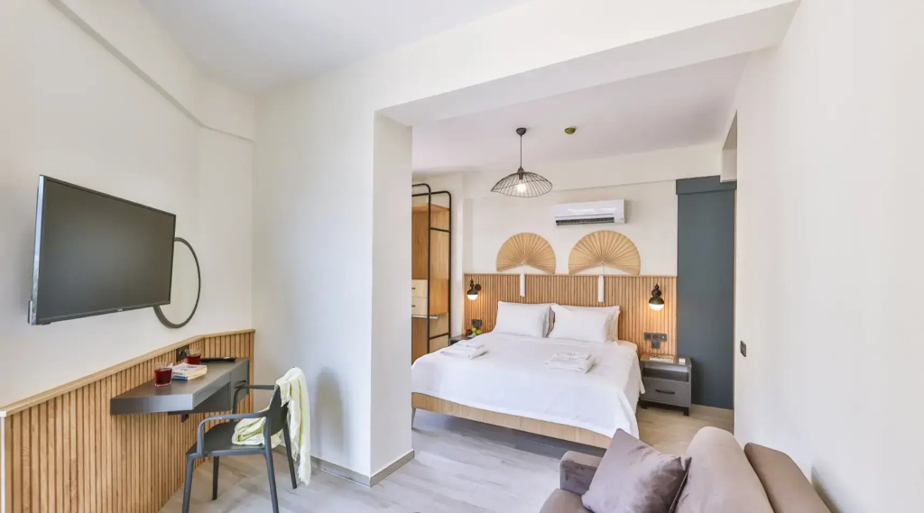 Comfort Double room with city view (full double bed)