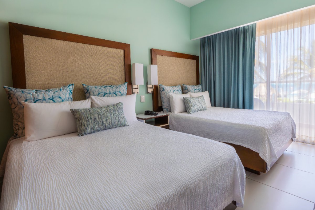 Superior Double room with sea view (full double bed)