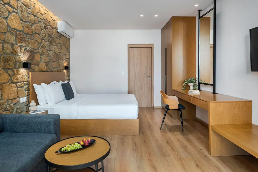 Deluxe Pro Double room (full double bed)