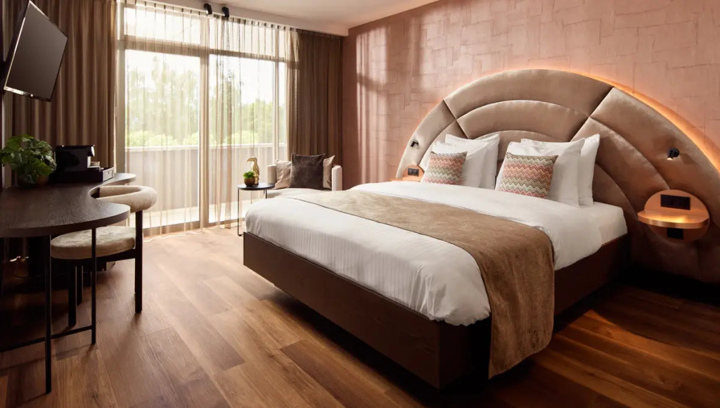 Deluxe disabled Double room (full double bed)