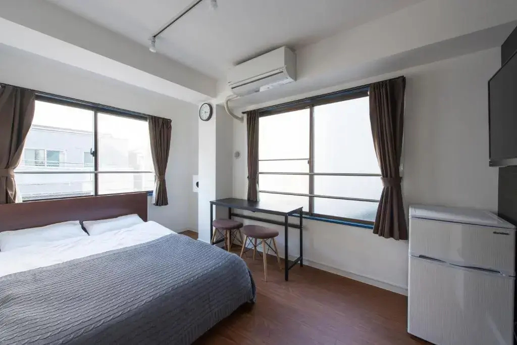 Double room (full double bed)