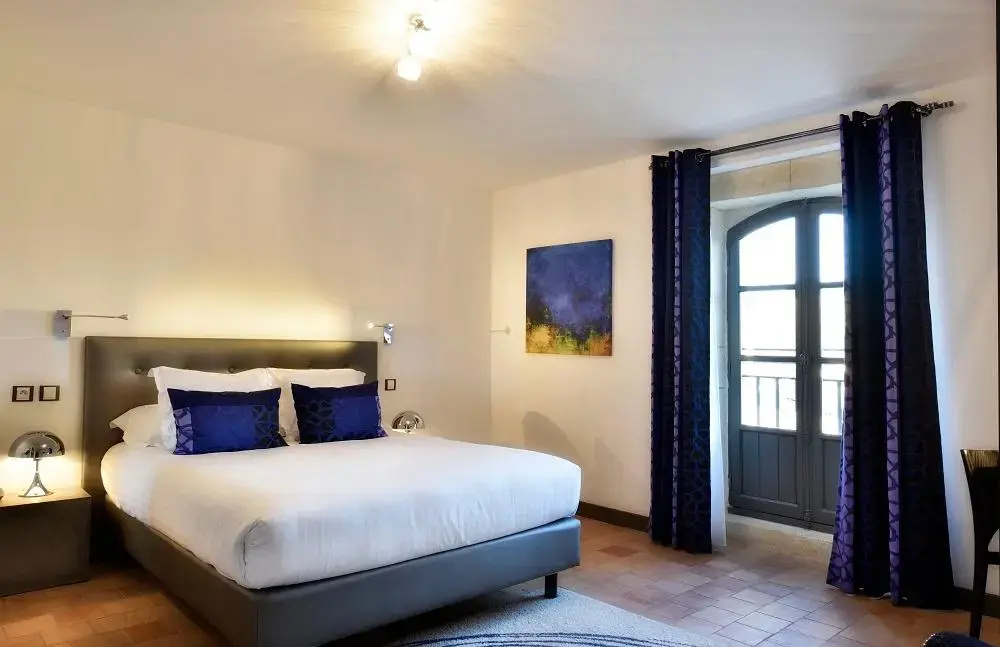 Chene Double room (full double bed)