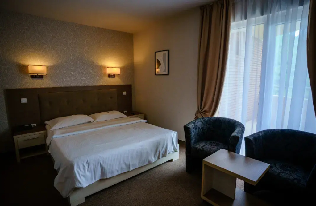 Superior Double room (full double bed)