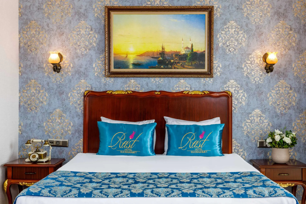 Deluxe Double Suite with balcony (full double bed)