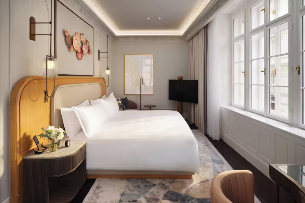 Corner Double Suite (full double bed)