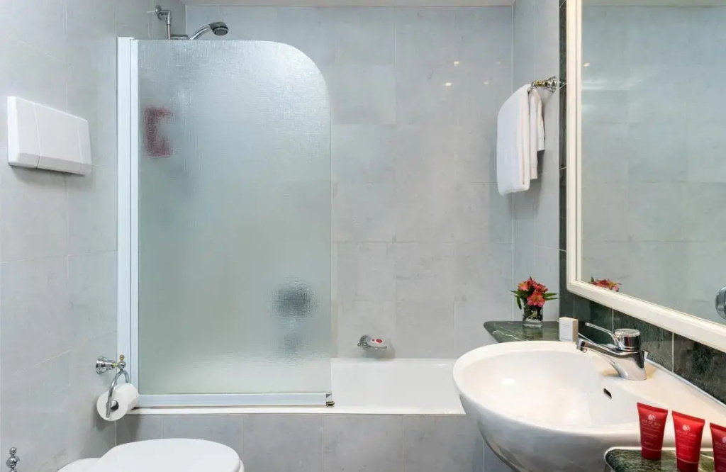 Leonardo Hotel Milan City Center - Chambres
