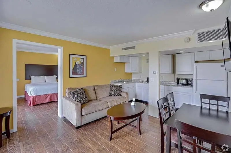 Double Suite full double bed