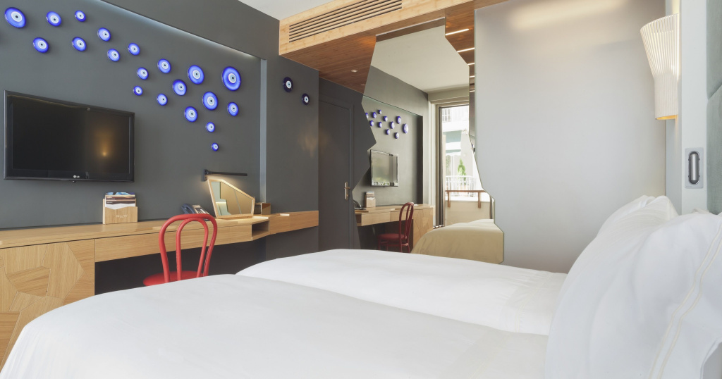 Classic Double room with city view (twin beds)