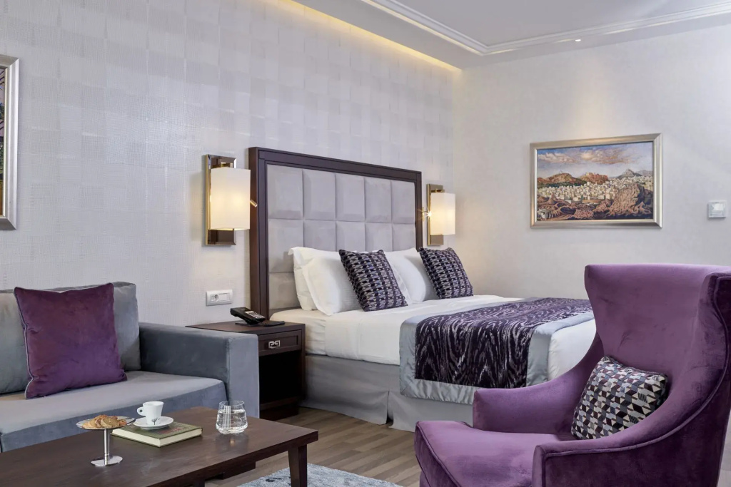 Executive Double room (full double bed)
