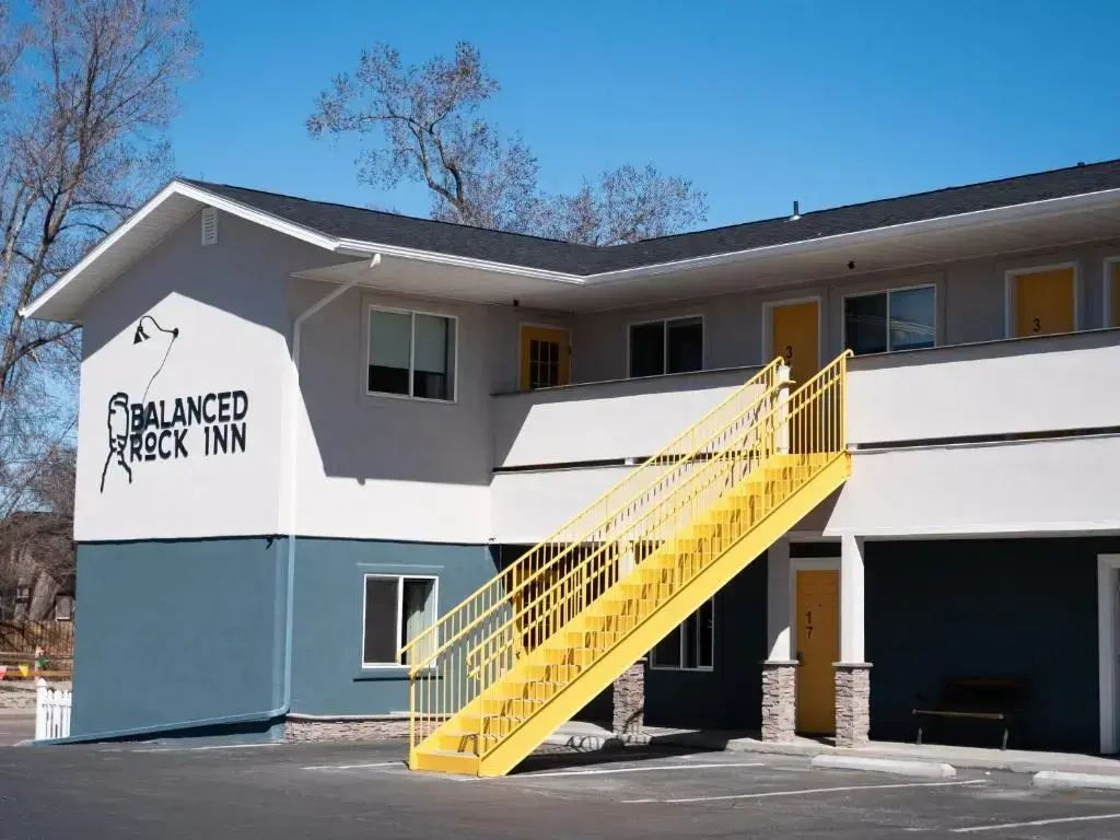Balanced Rock Motel