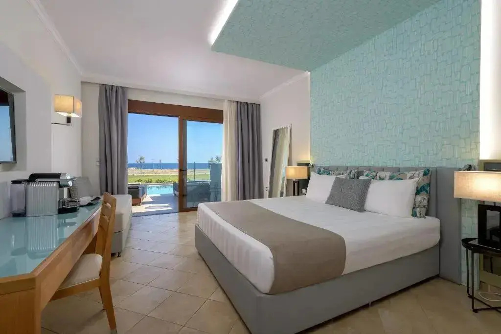 Family Private Pool Suite beachfront