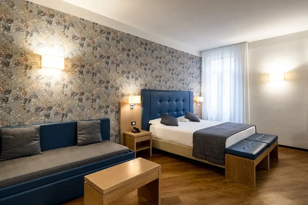 Double Junior Suite (full double bed)