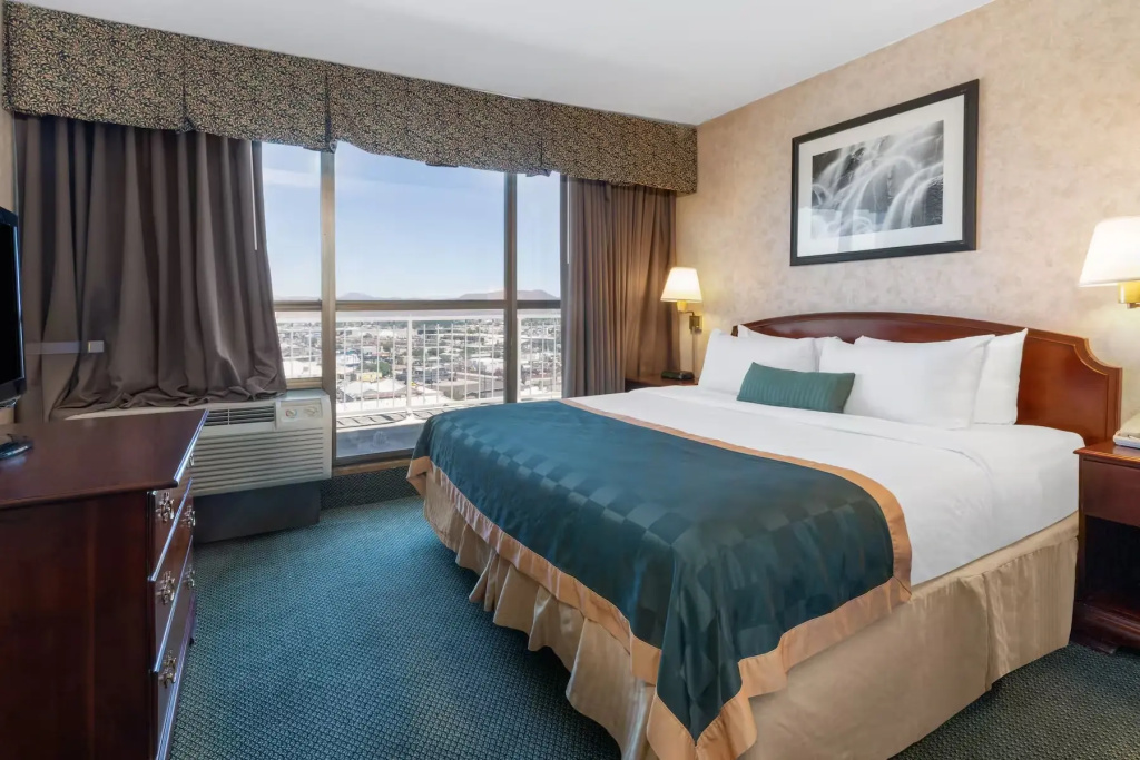 Ramada by Wyndham Reno Hotel and Casino - Chambres