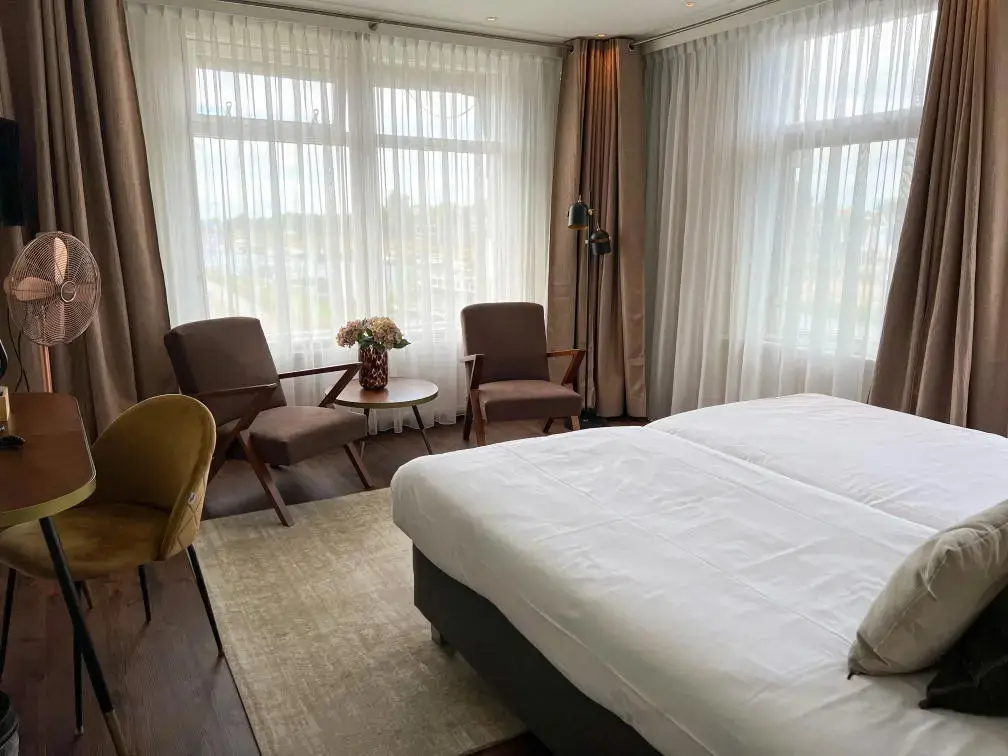Standard Double room with river view (twin beds)