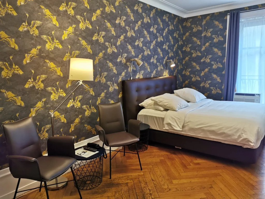 No.10 Apartment