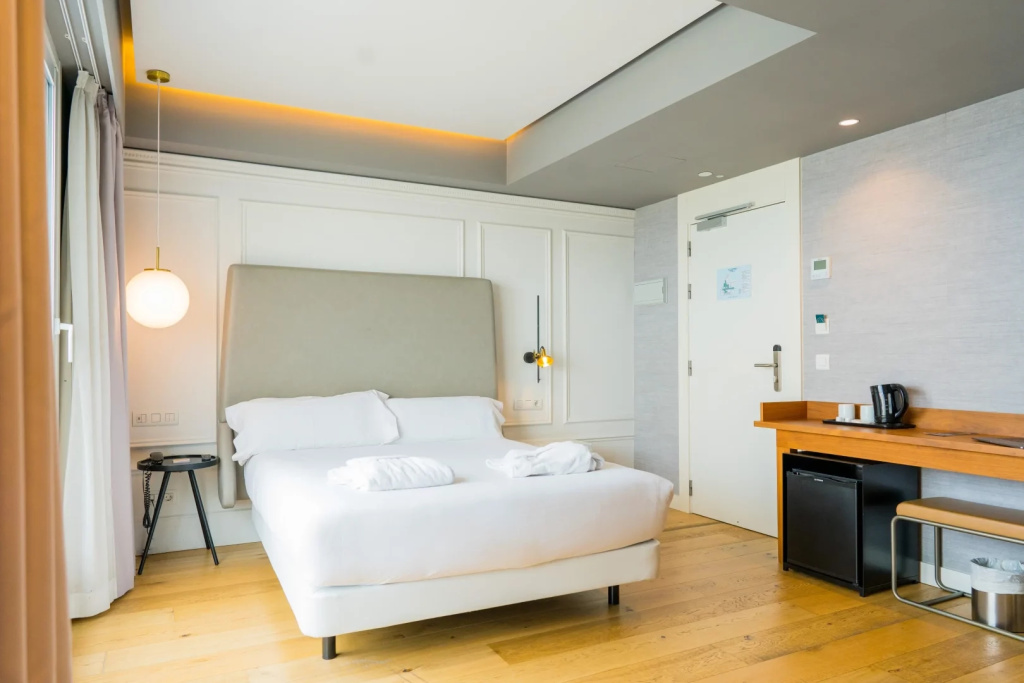 Deluxe with Terrace Double room (full double bed)