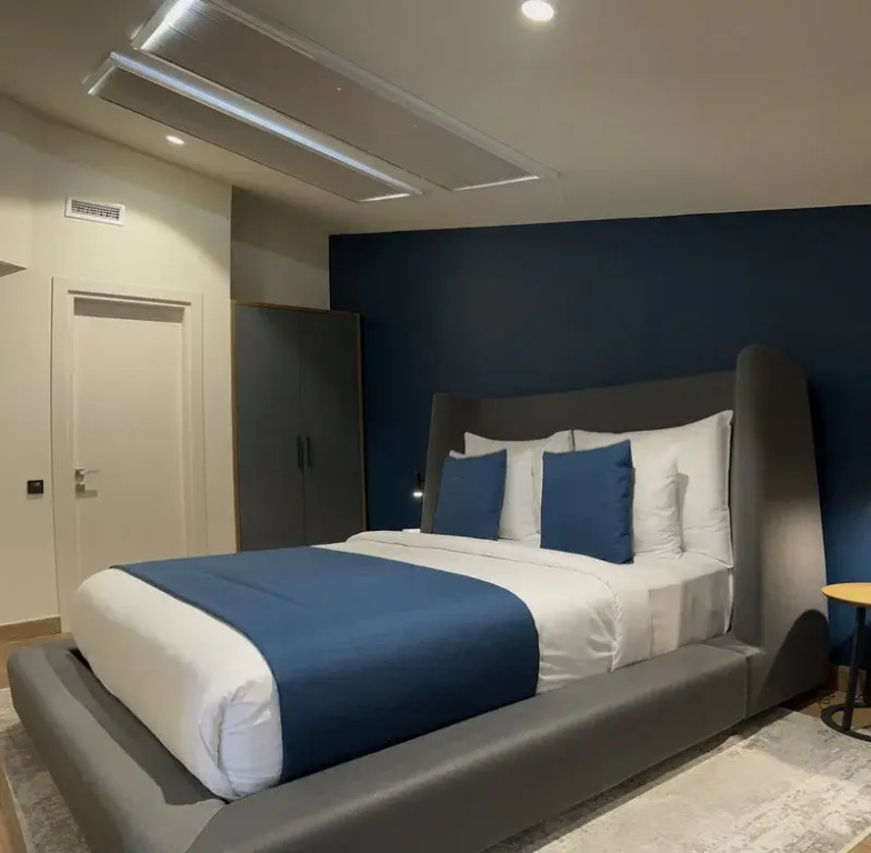 Double Junior Suite (full double bed)