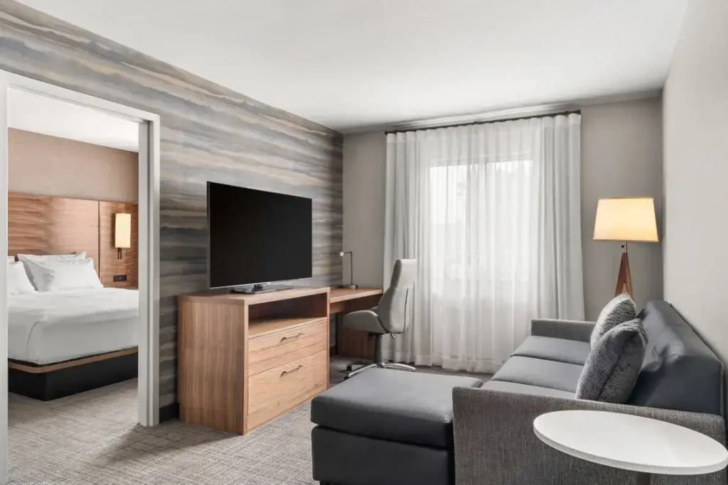 1 Bedroom Double Suite (full double bed)