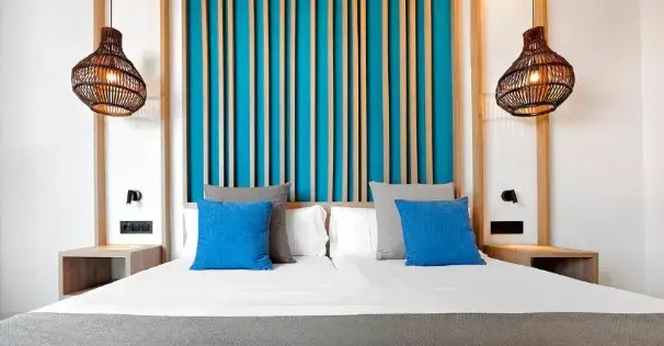 Double Suite with pool view (twin beds)