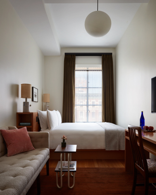 Artist Double room (full double bed)