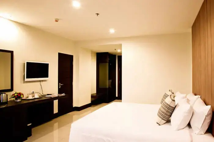 Deluxe Double room (full double bed)