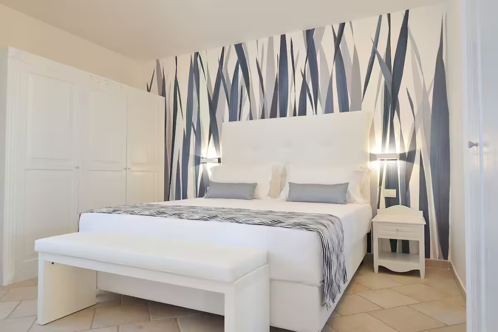 Classic Double room (full double bed)