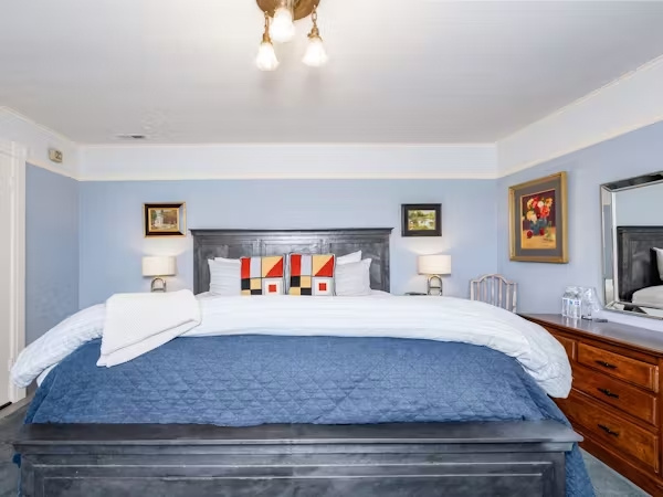 Great Point Double room (full double bed)