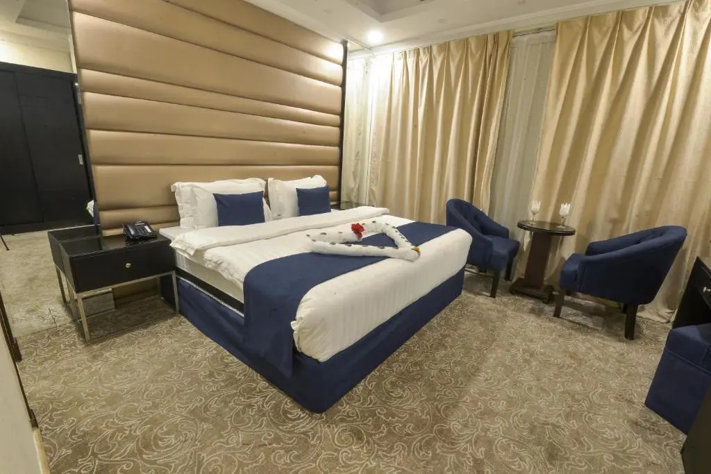 Executive Double Suite (full double bed)