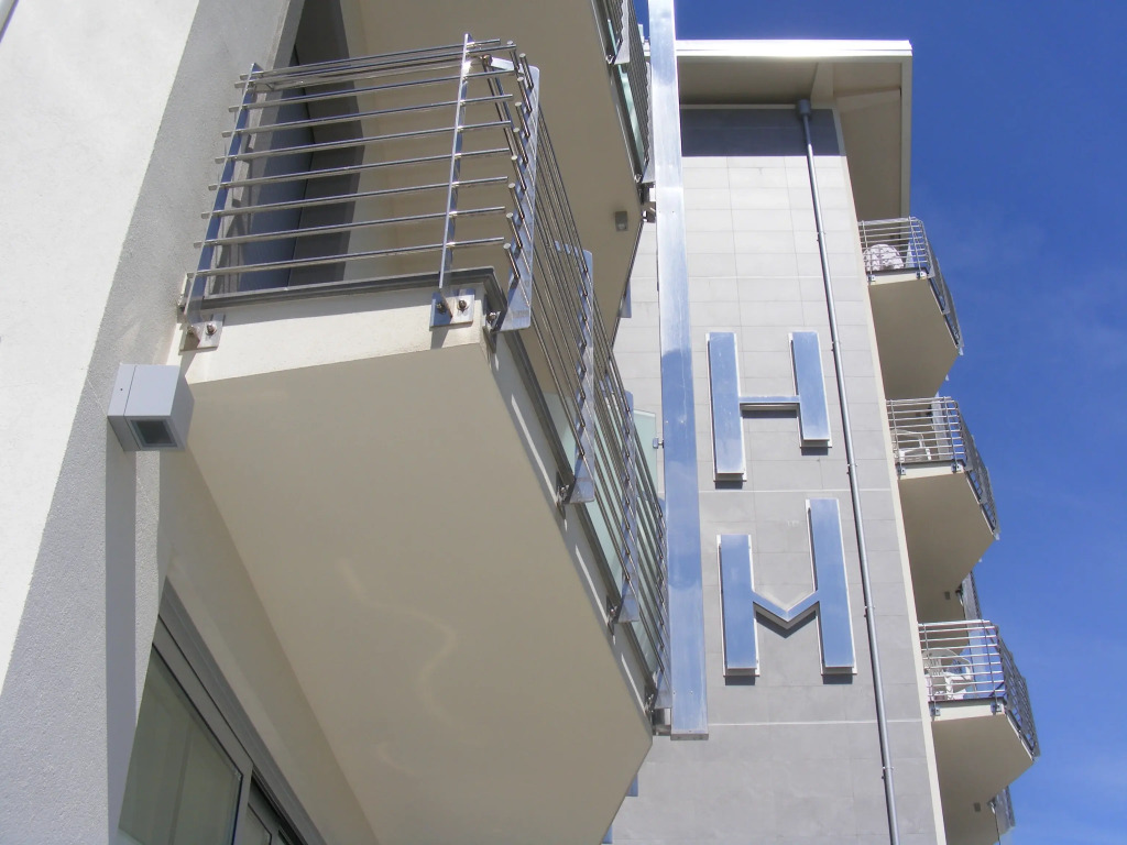 gallery_image_hidden_25