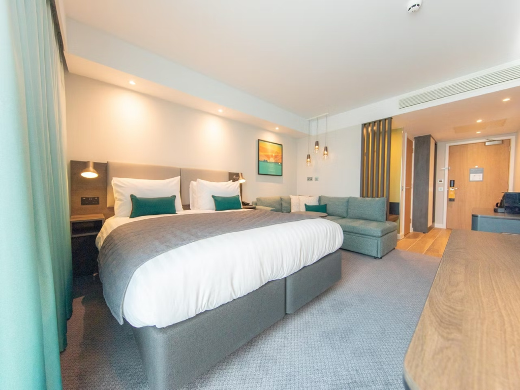 Standard Double room (full double bed)