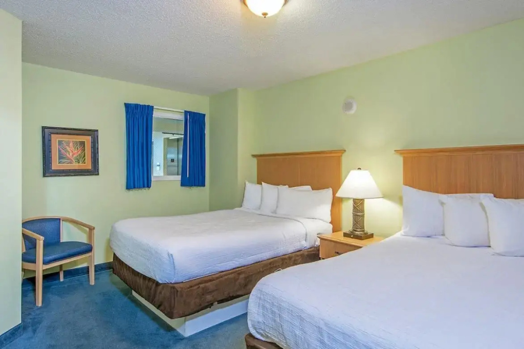 2 Bedrooms Condo oceanfront
