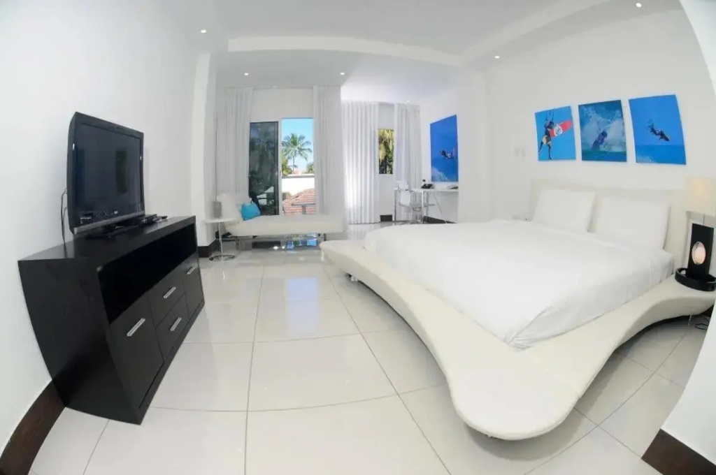 Double Junior Suite (full double bed)