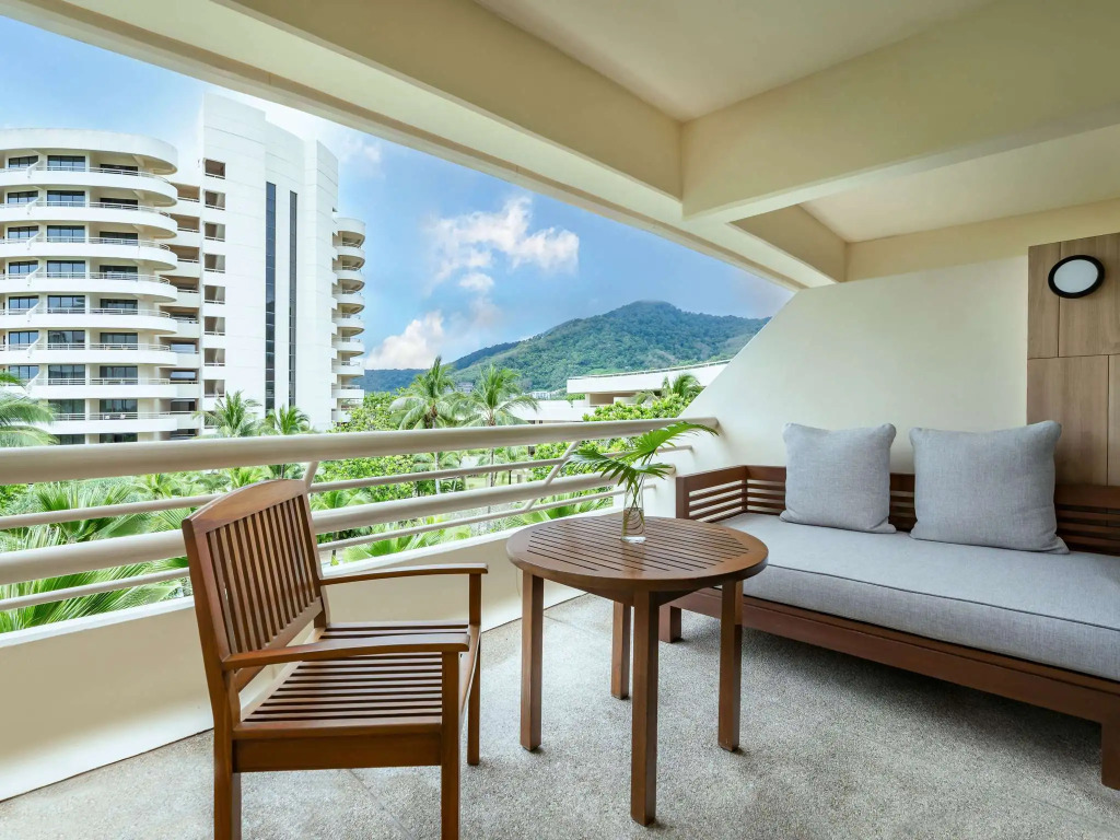 Двухместный номер Deluxe с видом на сад двуспальная кровать в Pullman Phuket Karon Beach Resort ex. Hilton Phuket Arcadia Resort