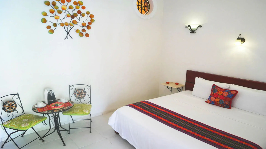 Double Suite (full double bed)
