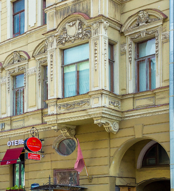 Leto Apartments