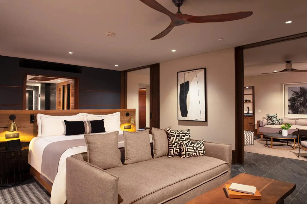 Master Double Suite with ocean view (full double bed)