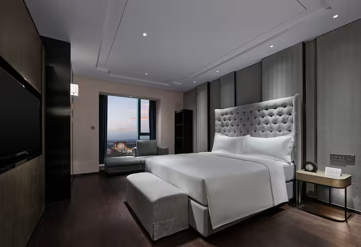 Premium Double Suite full double bed