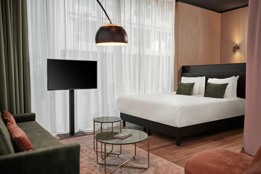 Double Junior Suite (full double bed)