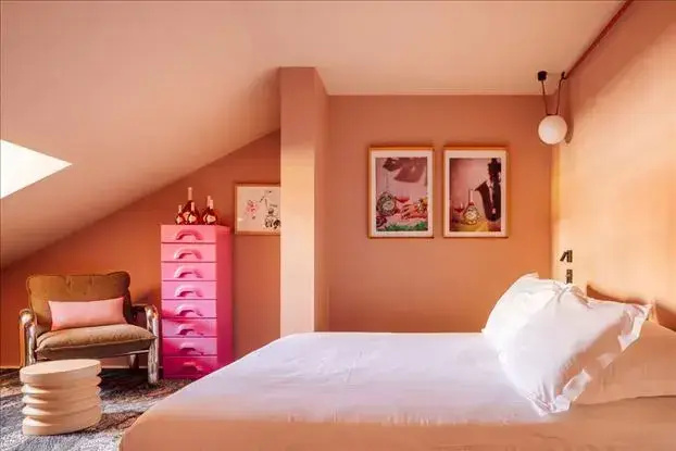 Deluxe Double room (full double bed)
