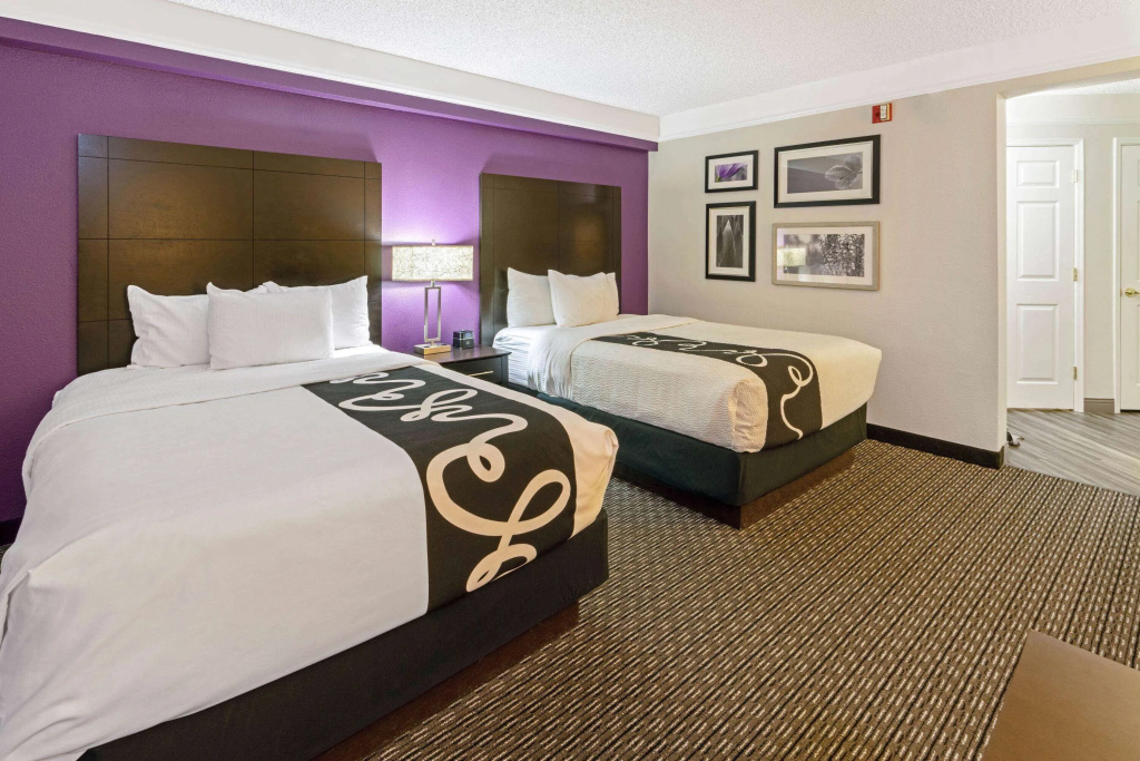 Travelodge by Wyndham Phoenix North Room Type - QUADRUPLE Accessible