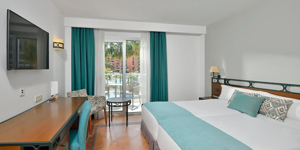 Sol Double room with pool view (full double bed)