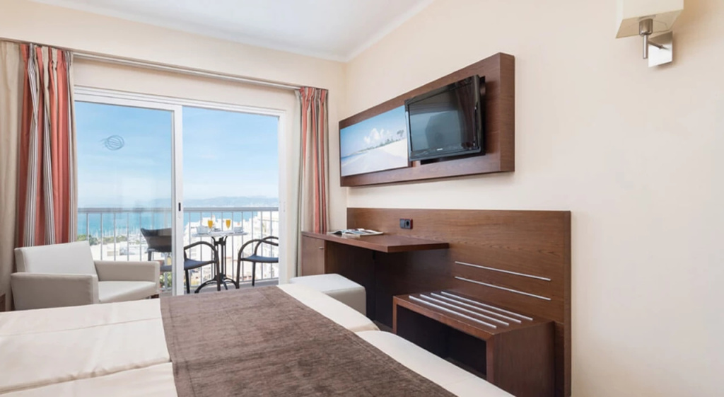 Double room with sea view (twin beds)