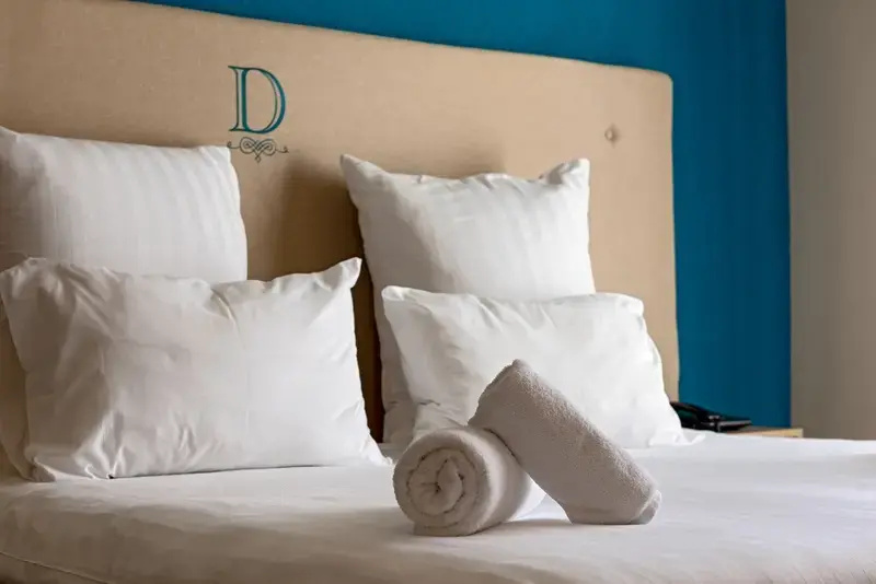 Design Double room (full double bed)
