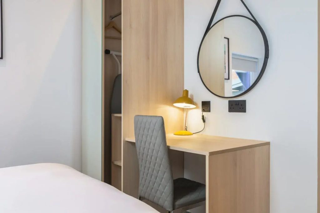 Holyrood Aparthotel - Chambres