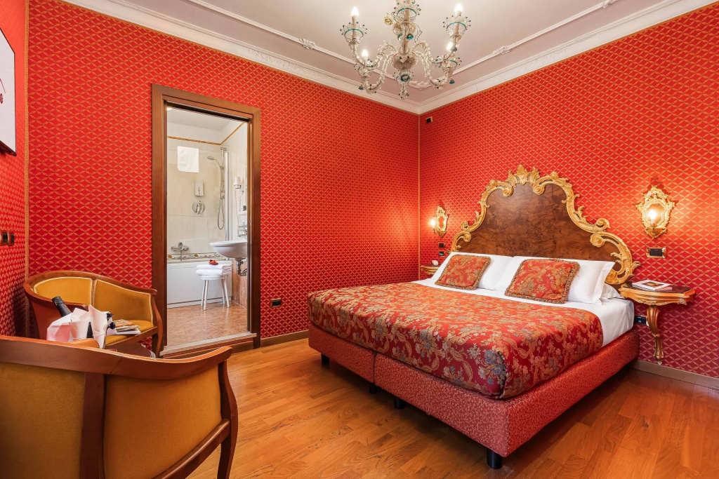 Deluxe Double room (full double bed)