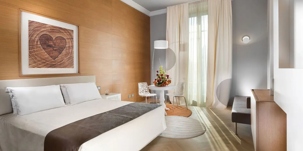 Double Suite with Duomo view with balcony (full double bed)